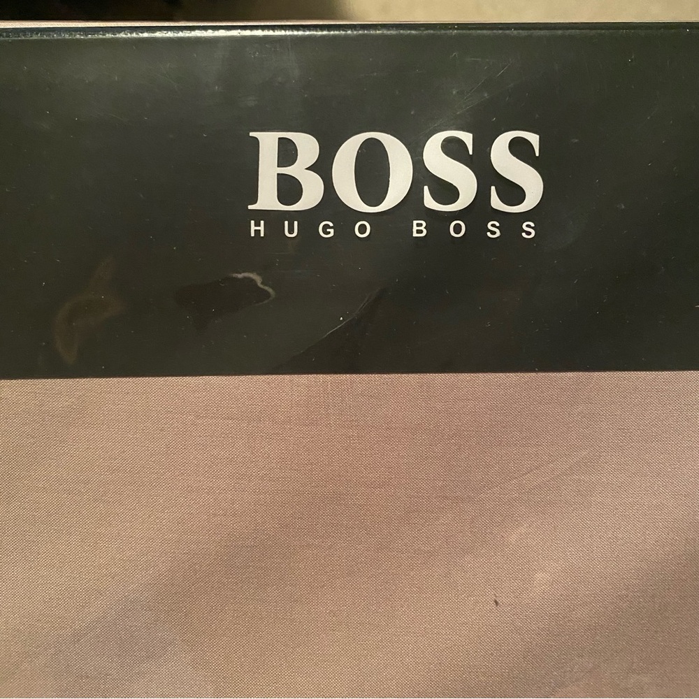 NWT Hugo Boss Owen sheet collection, full flat sheet color truffle